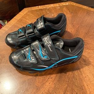 Tzumi spin shoes
